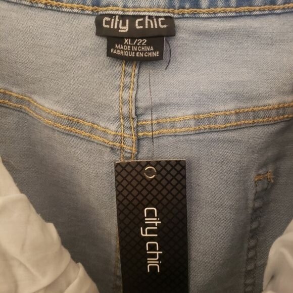 City Chic Denim Pencil Knee Length Skirt Light Wash Fading Pockets Size 22W NWT - Picture 8 of 10